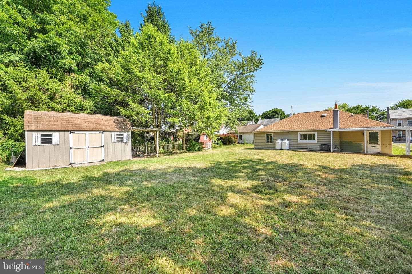 2419 Guilford Street photo 31