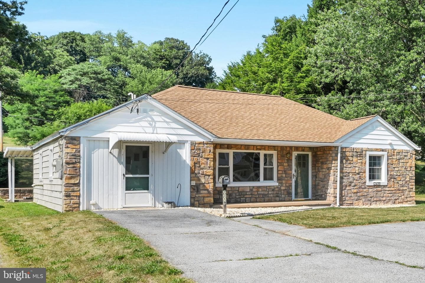 2419 Guilford Street photo 32