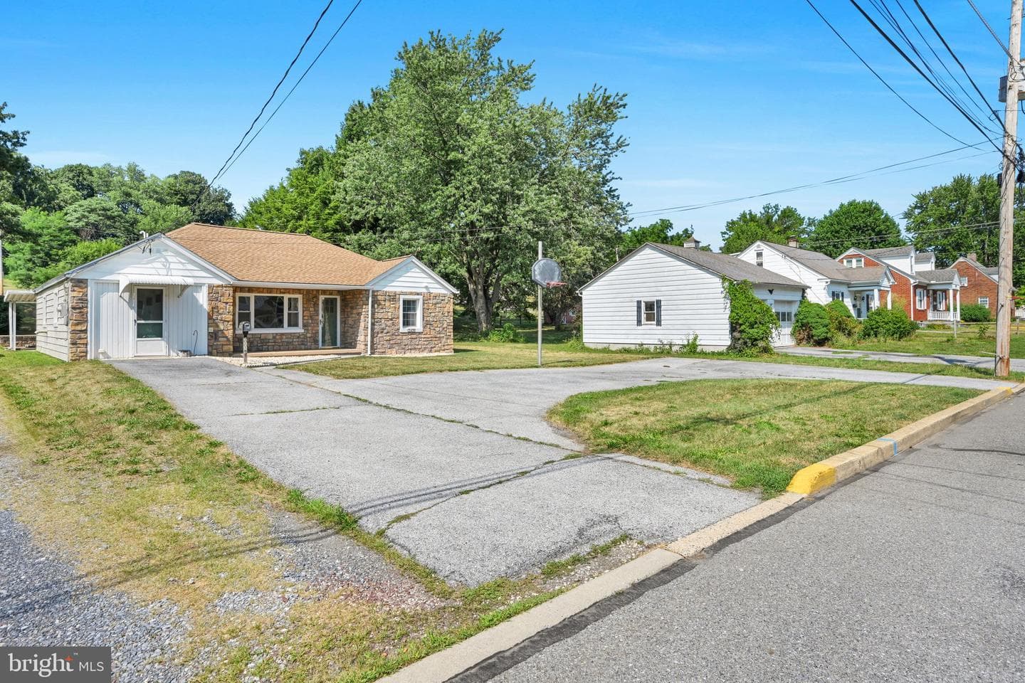 2419 Guilford Street photo 33