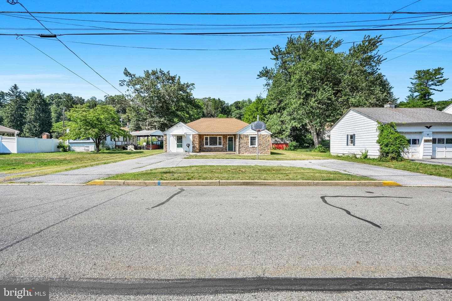 2419 Guilford Street photo 34