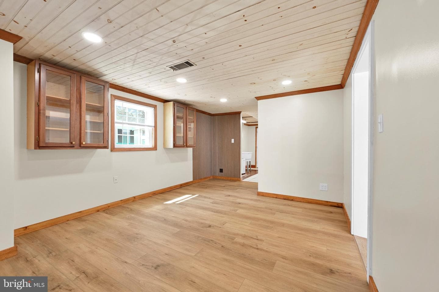 2419 Guilford Street photo 9