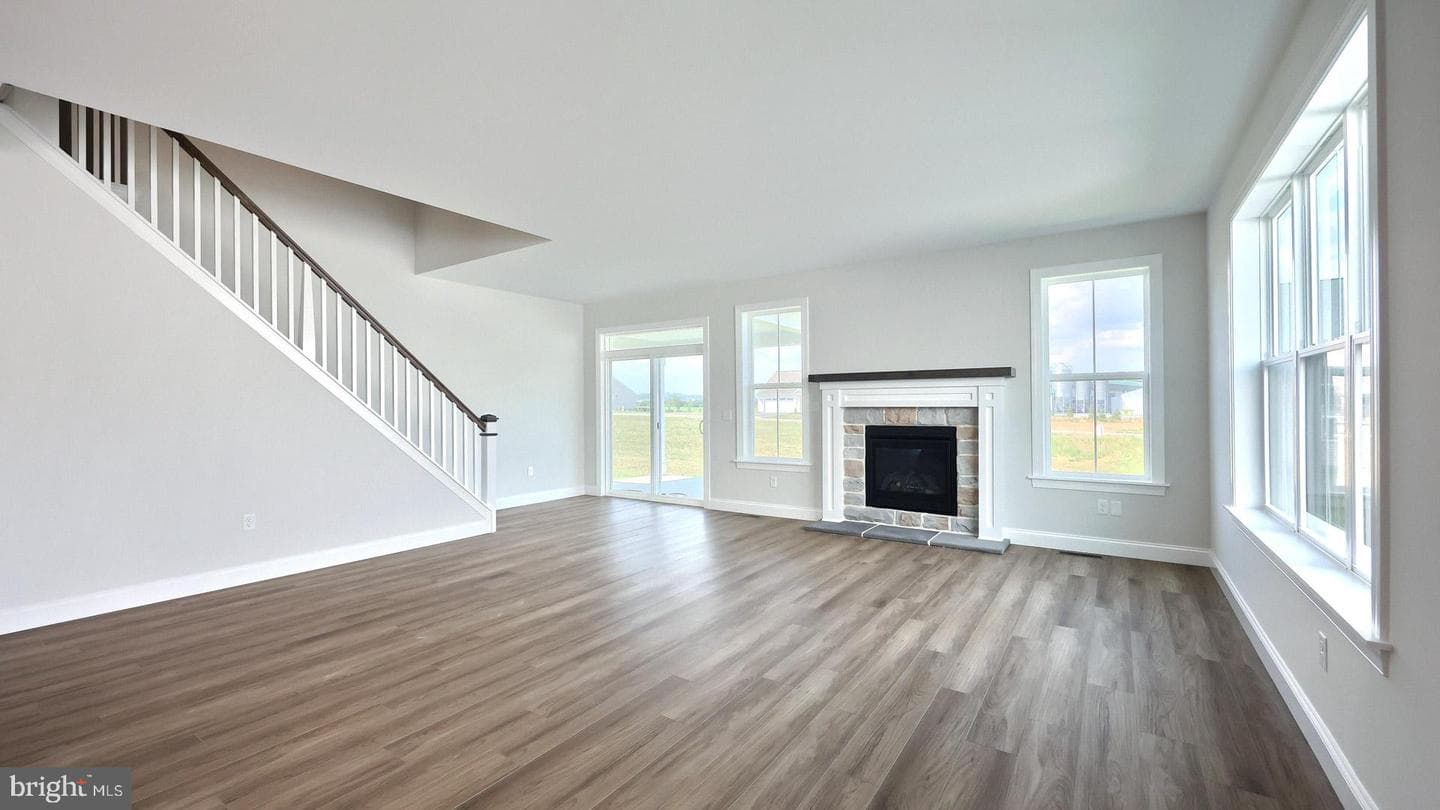 528 Winding Creek Boulevard photo 27