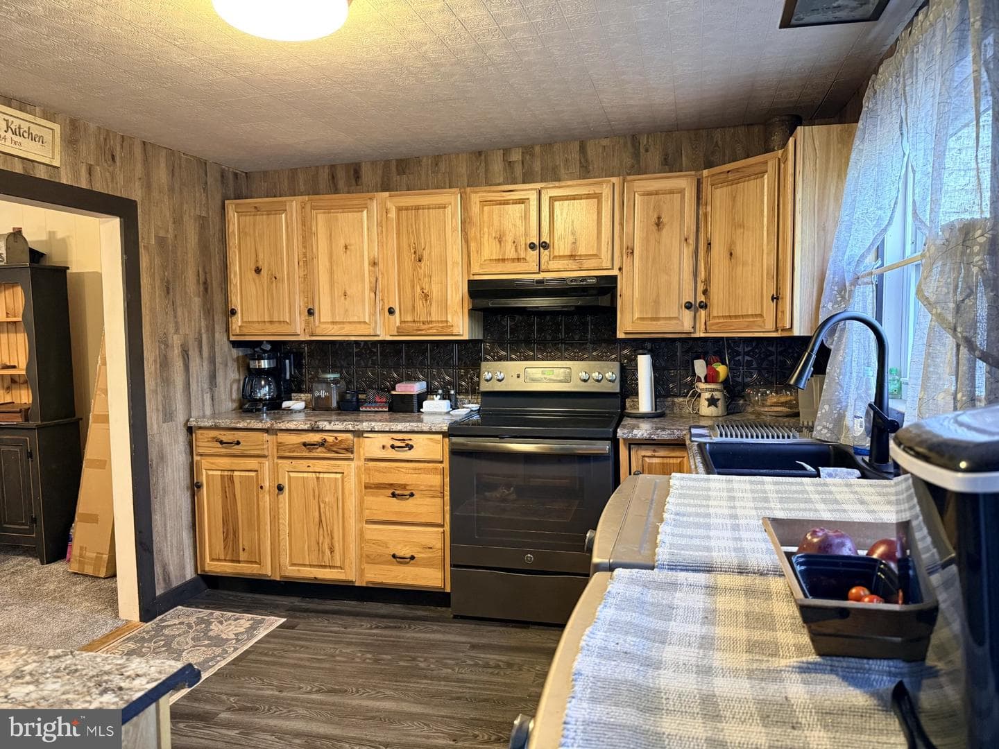 17 E Market St, Jonestown