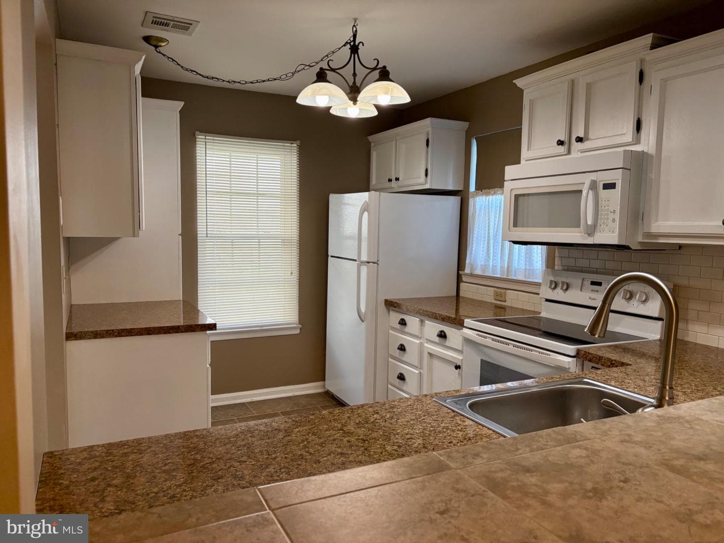 1520 Cambridge Court photo 15