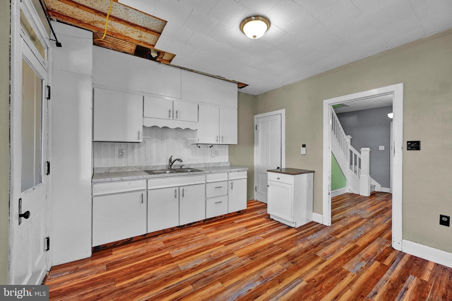 121 W Washington Avenue photo 14