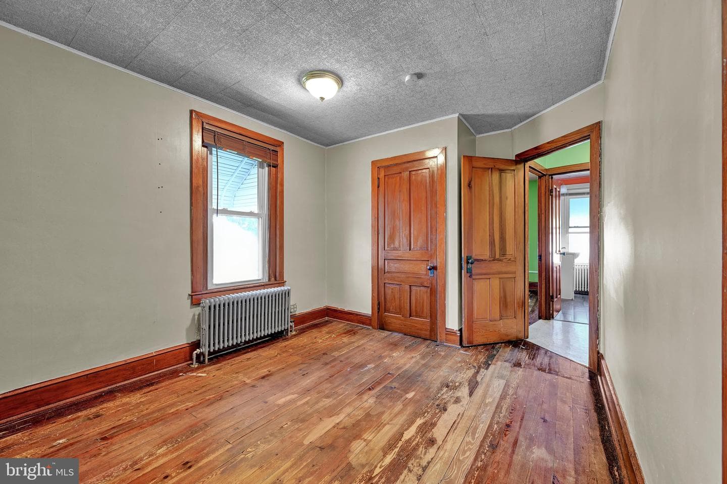 121 W Washington Avenue photo 19