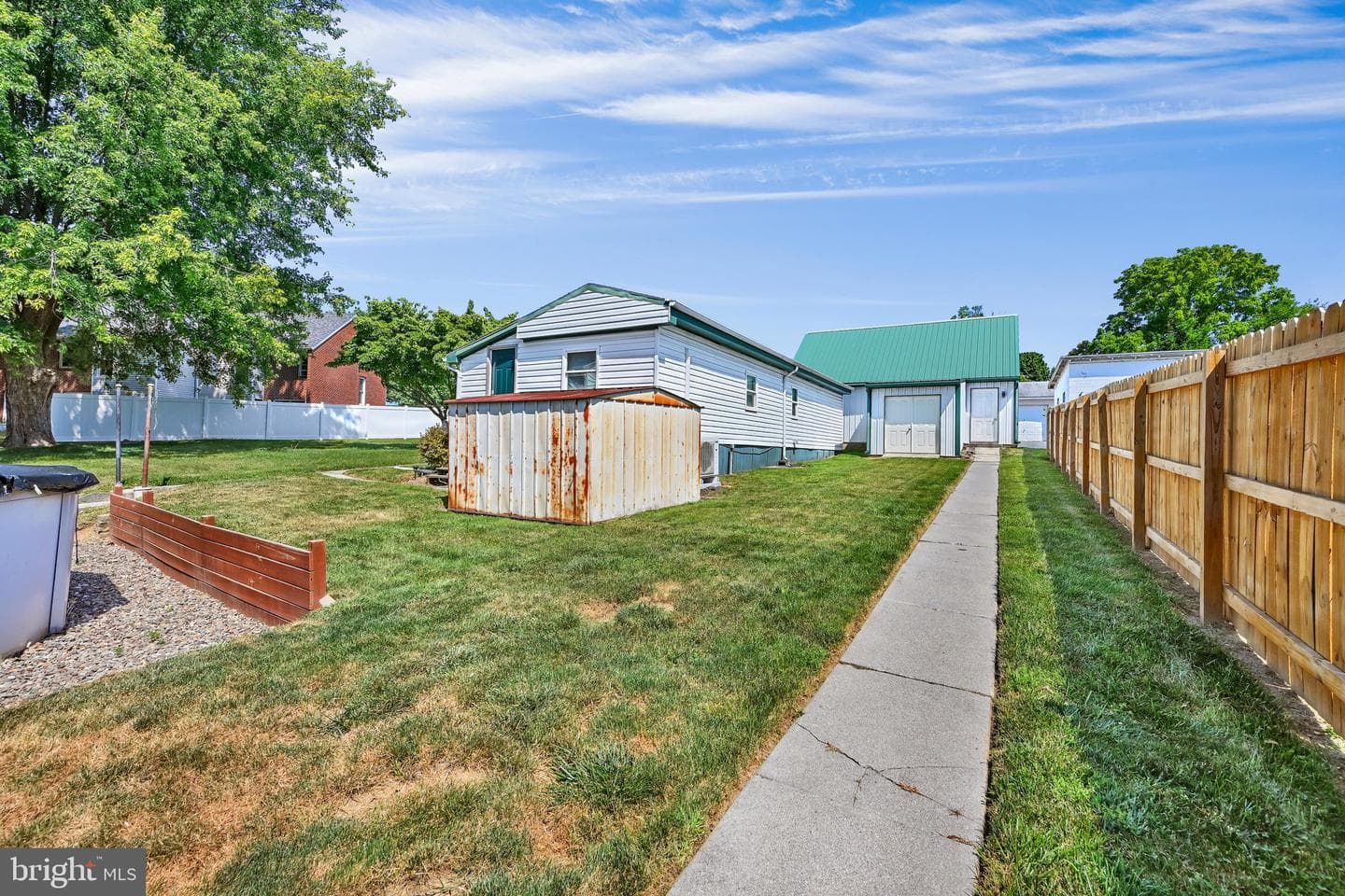 121 W Washington Avenue photo 30