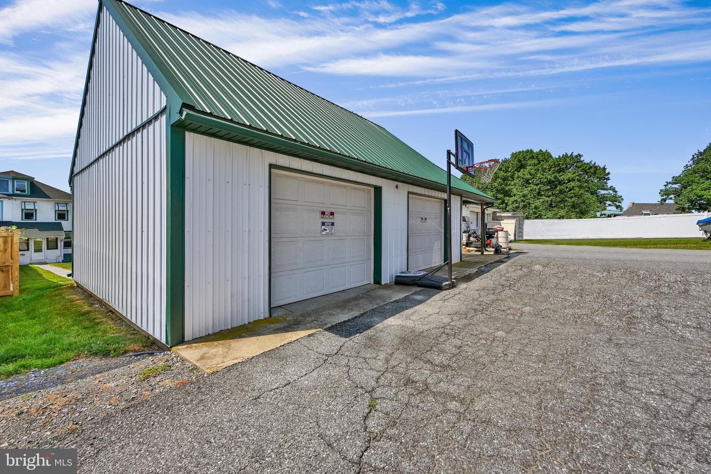 121 W Washington Avenue photo 32
