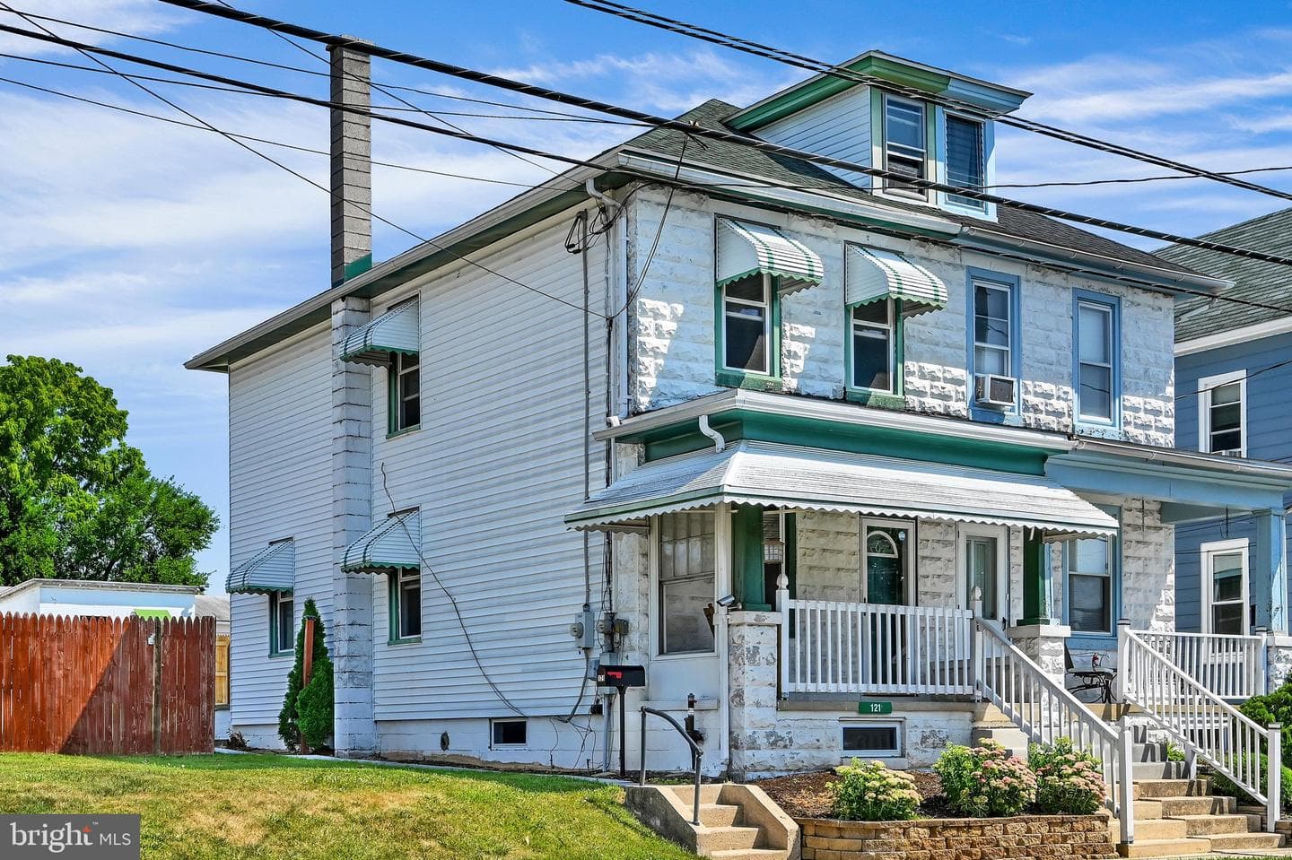 121 W Washington Avenue photo 4