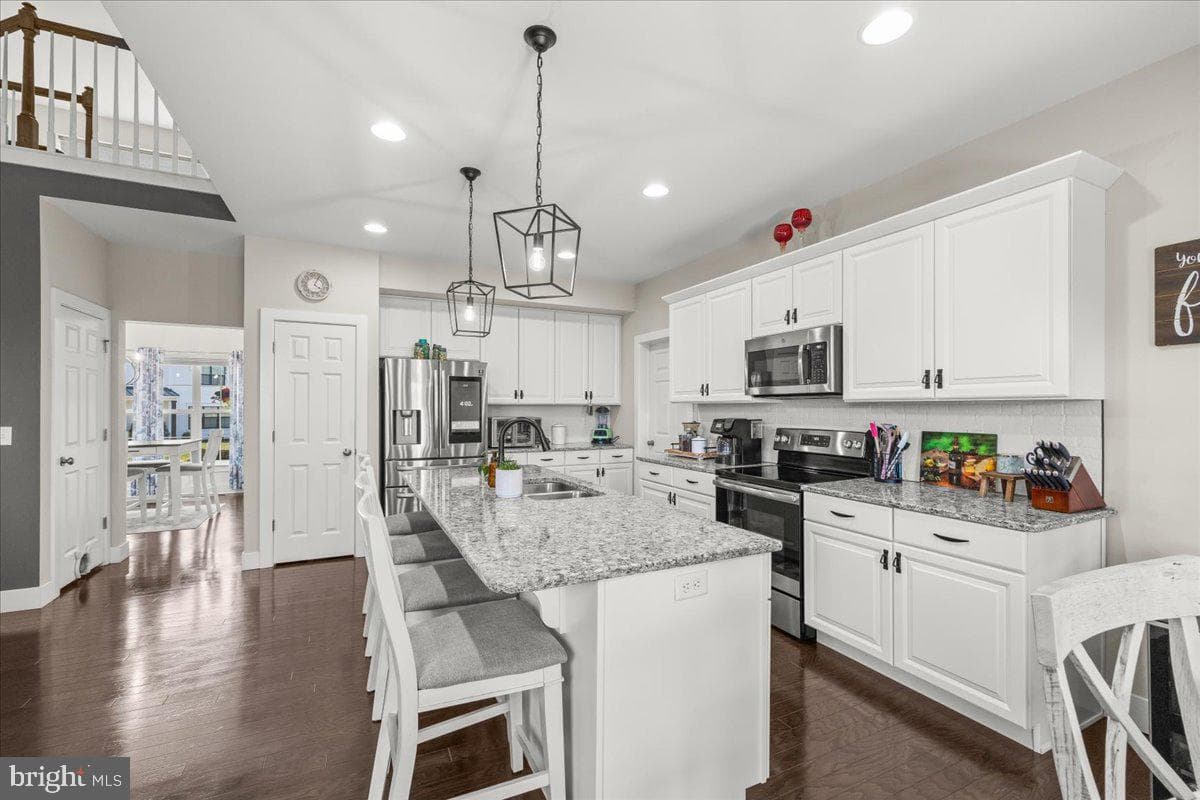 39 Blue Jay Way photo 16