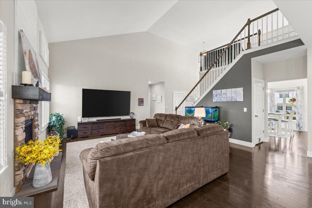 39 Blue Jay Way photo 17