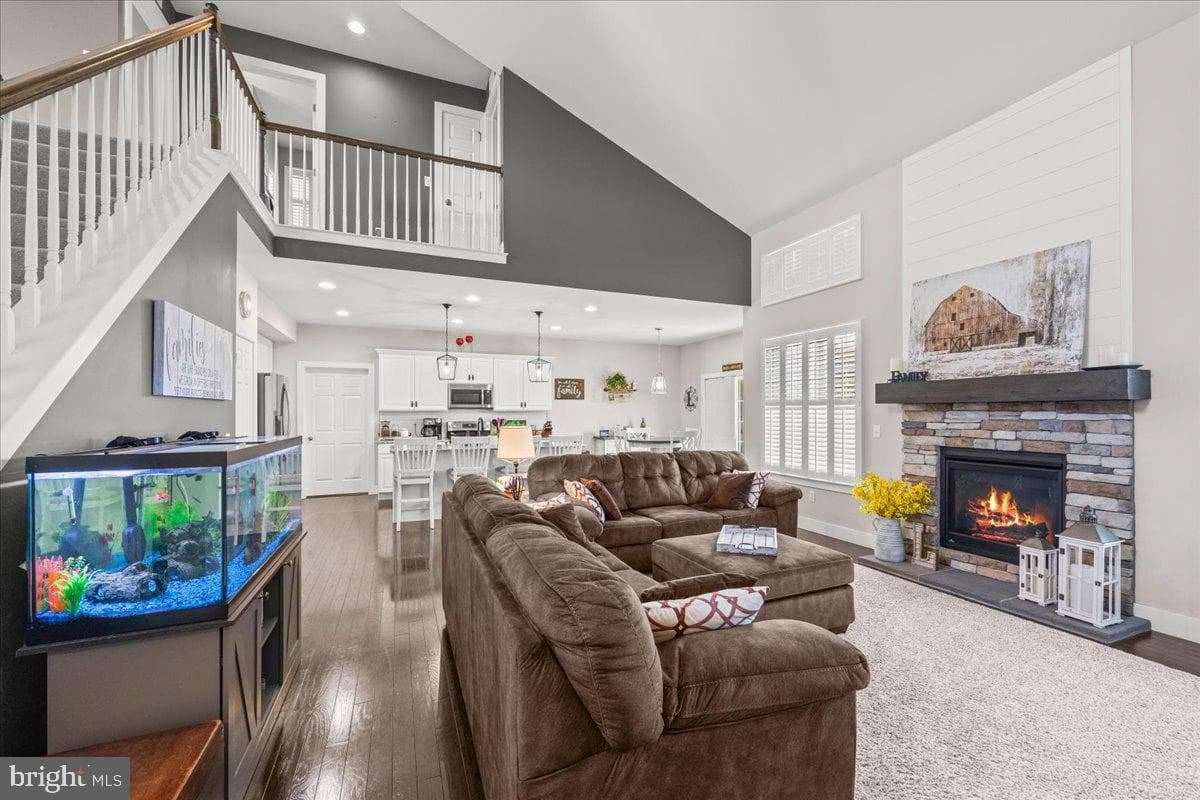 39 Blue Jay Way photo 19