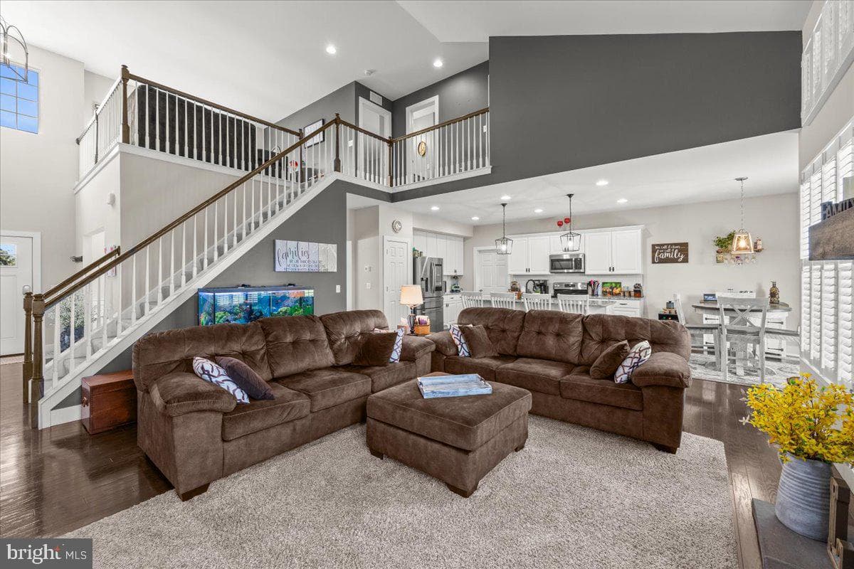 39 Blue Jay Way photo 20