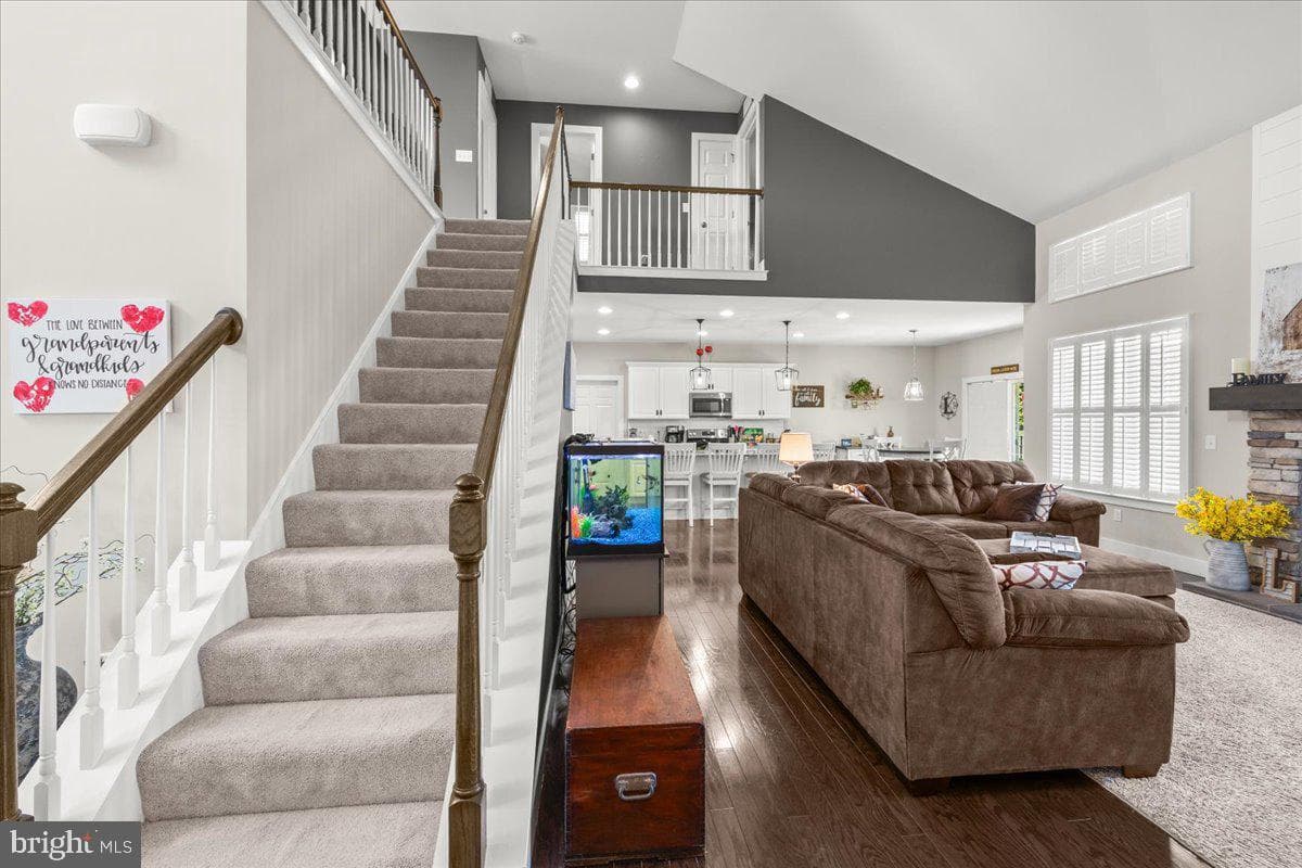 39 Blue Jay Way photo 21