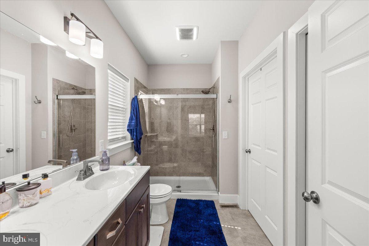 39 Blue Jay Way photo 27