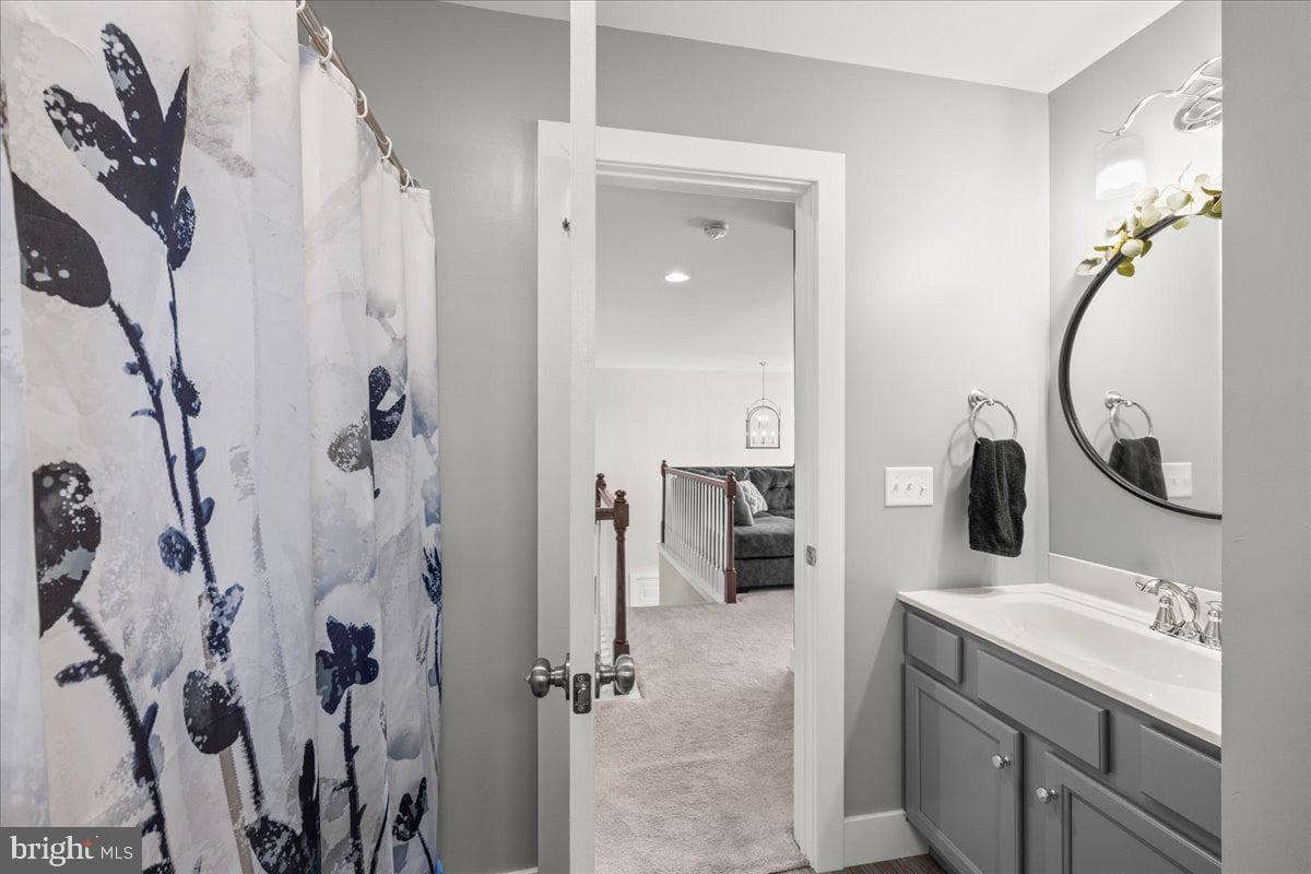 39 Blue Jay Way photo 34