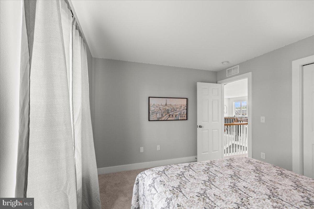 39 Blue Jay Way photo 37