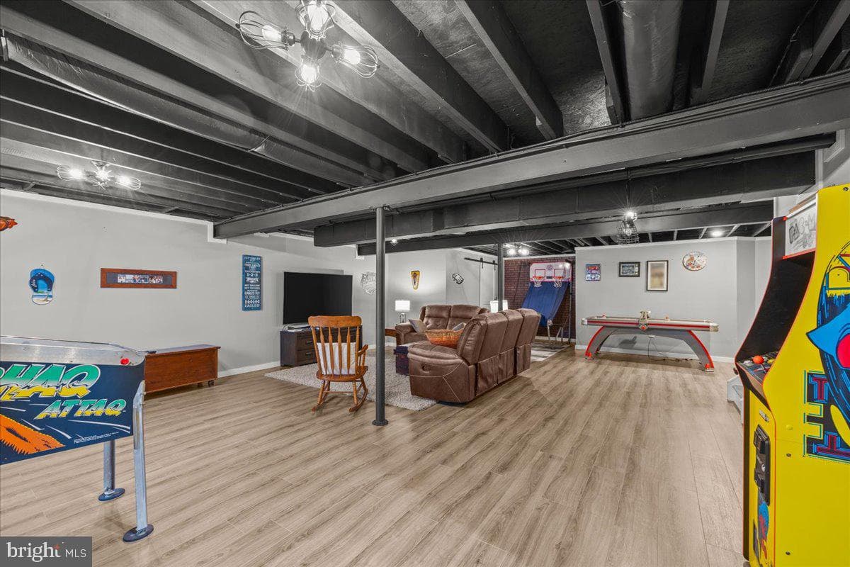 39 Blue Jay Way photo 41