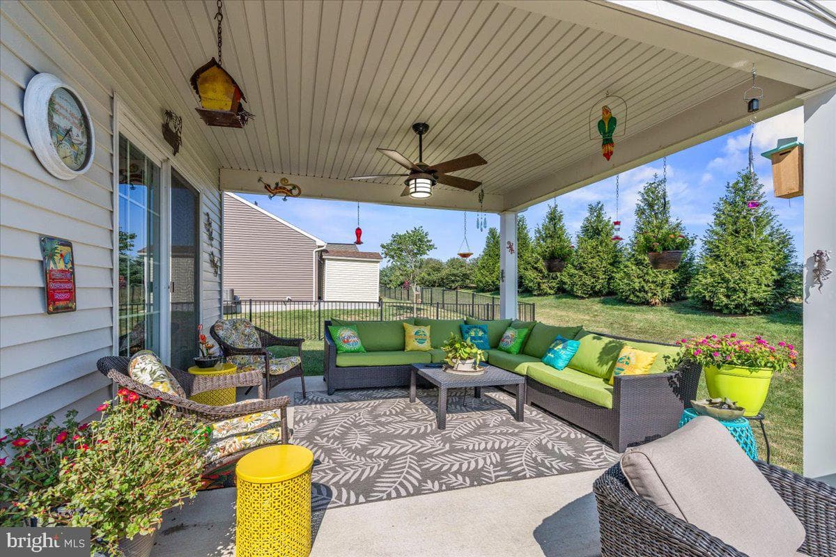 39 Blue Jay Way photo 45