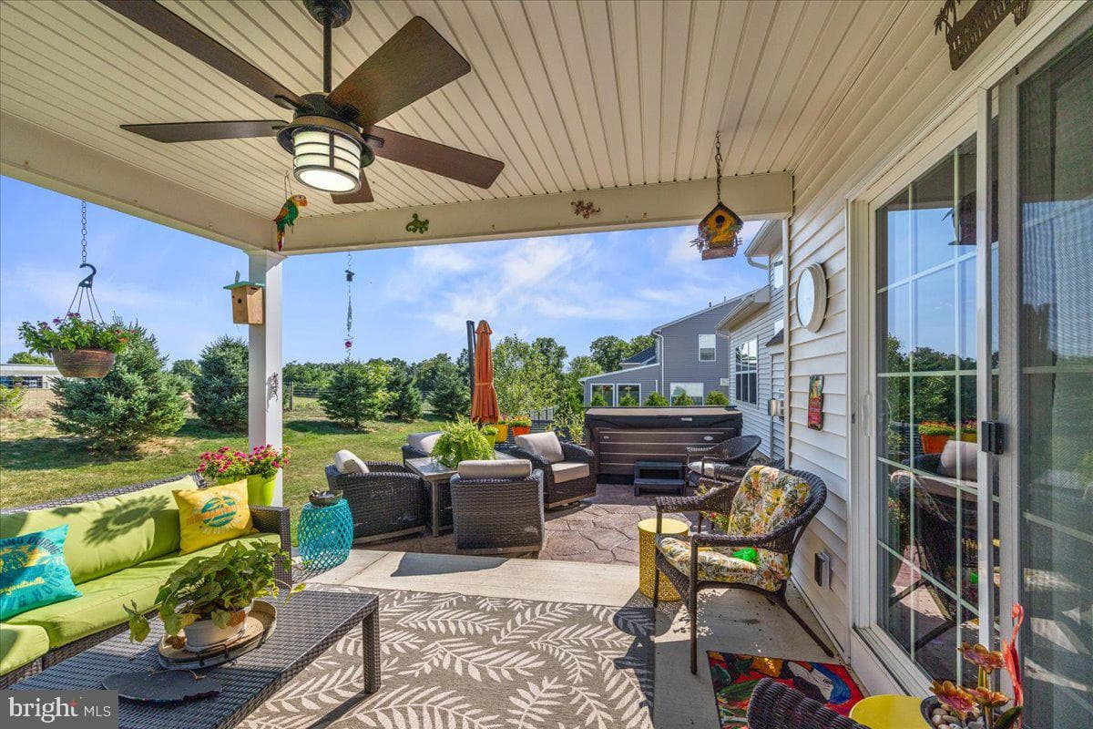 39 Blue Jay Way photo 46