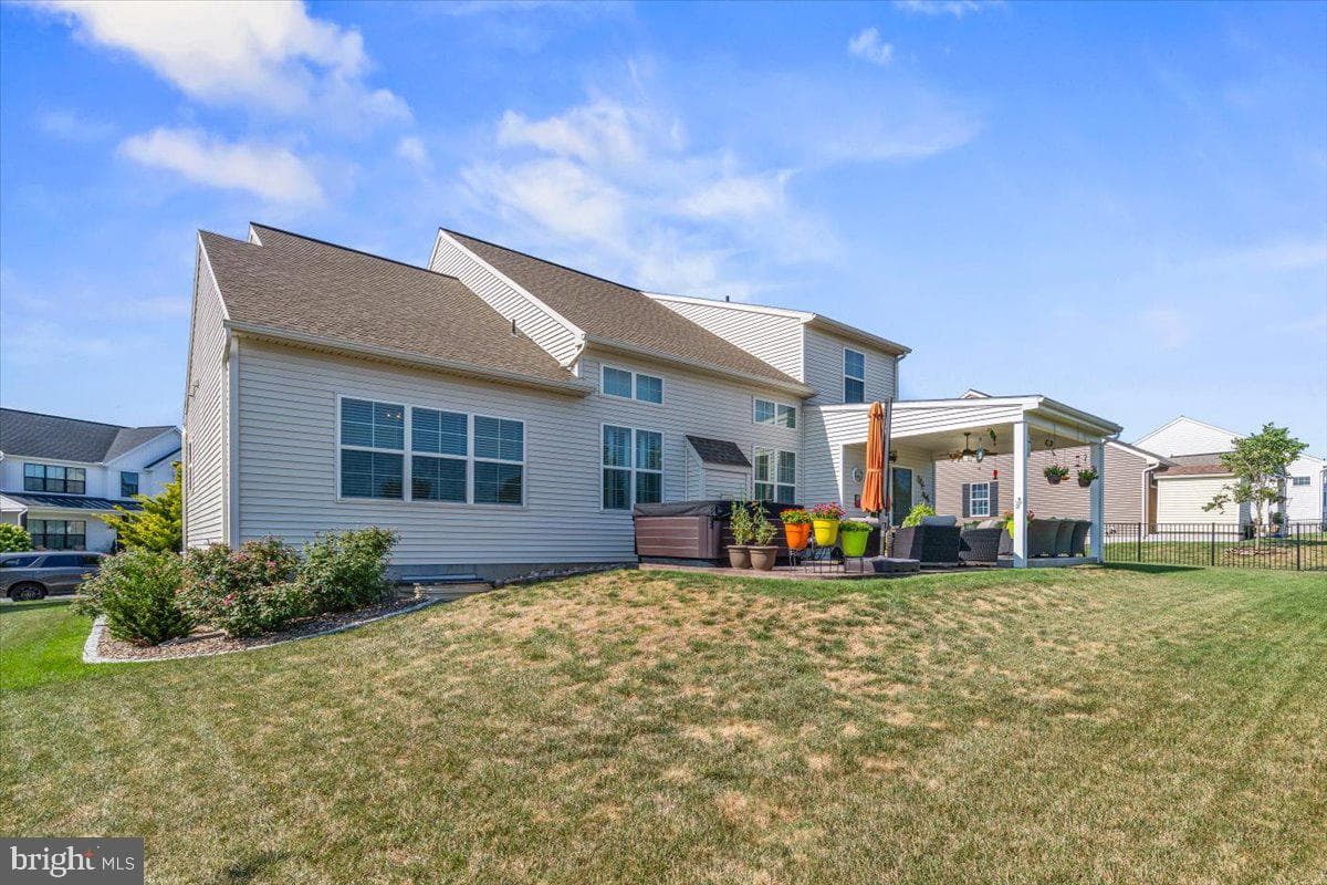 39 Blue Jay Way photo 49