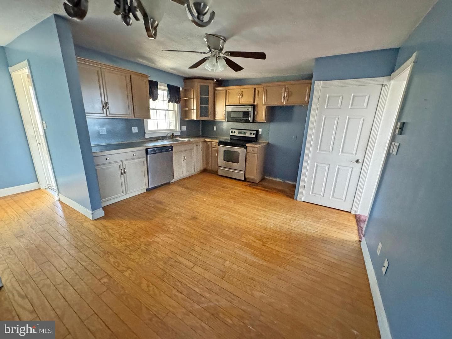 50 Red Maple Avenue photo 16