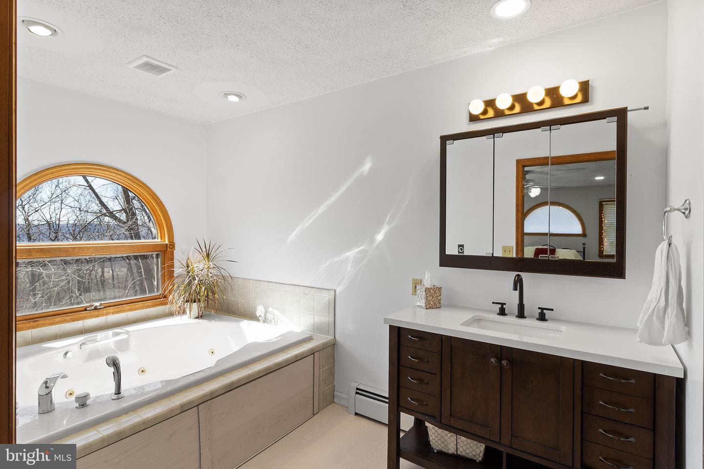 56 Bentwood Road photo 27