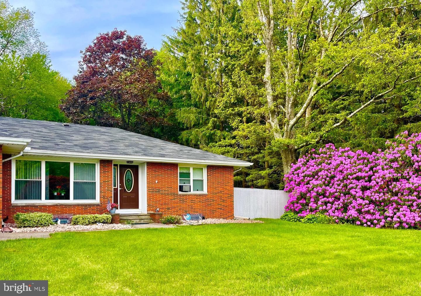 340 Crescent Road photo 2