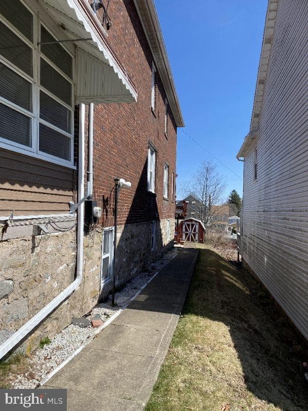 533 Hemlock Street photo 4