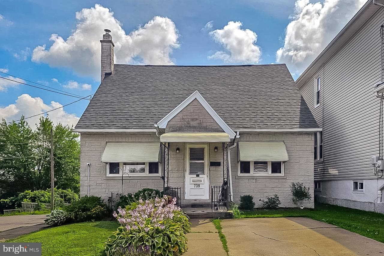 739 Grant Street photo 3
