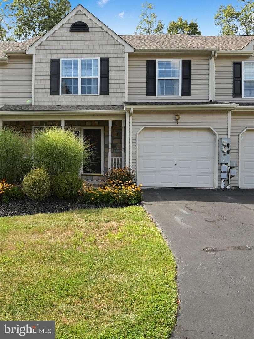 112 Fox Hollow Drive photo 2