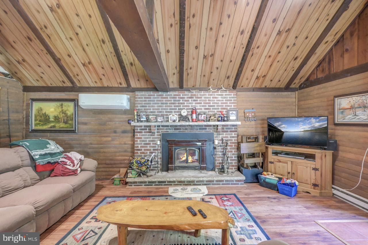 1085 Woodhaven photo 10