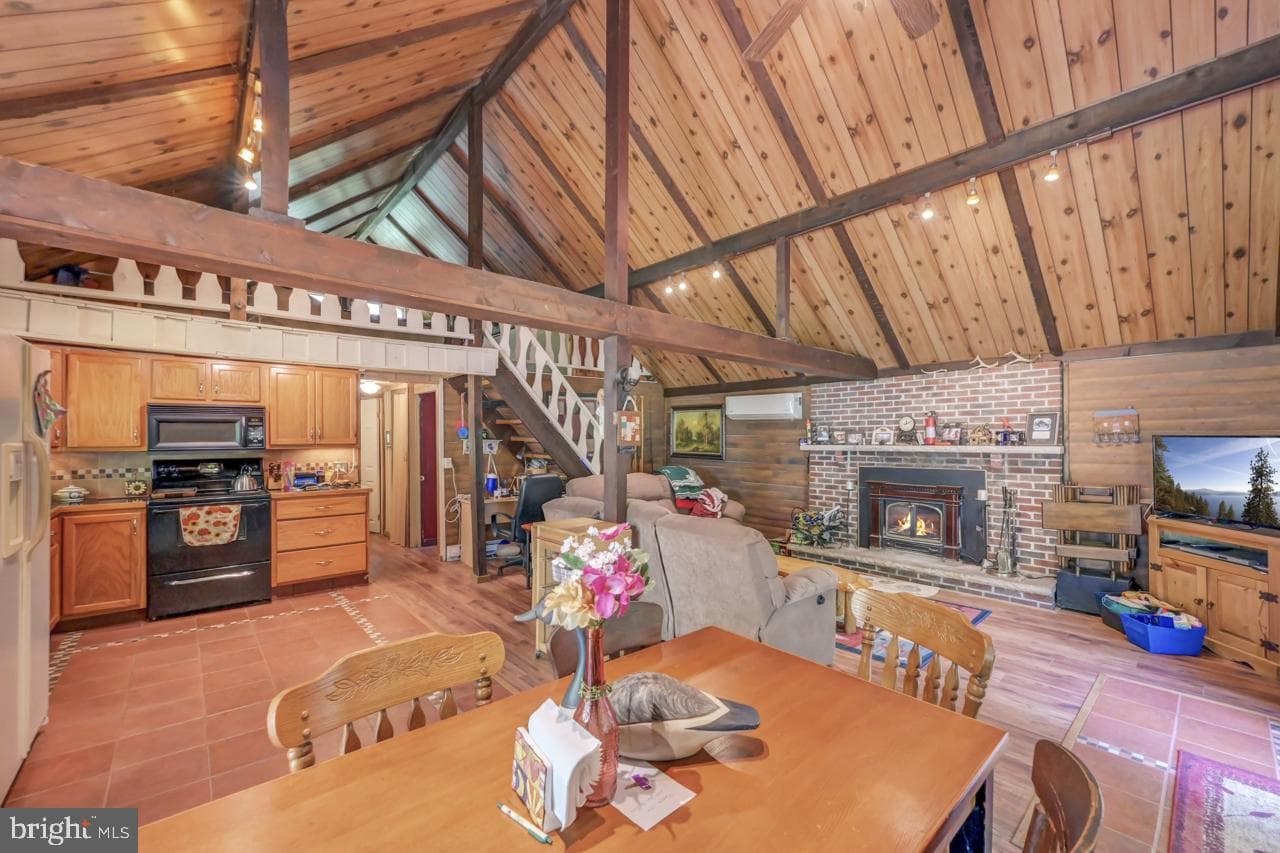 1085 Woodhaven photo 13