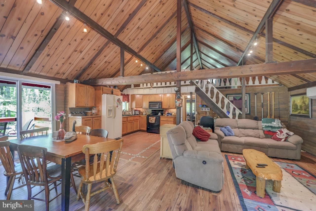 1085 Woodhaven photo 18