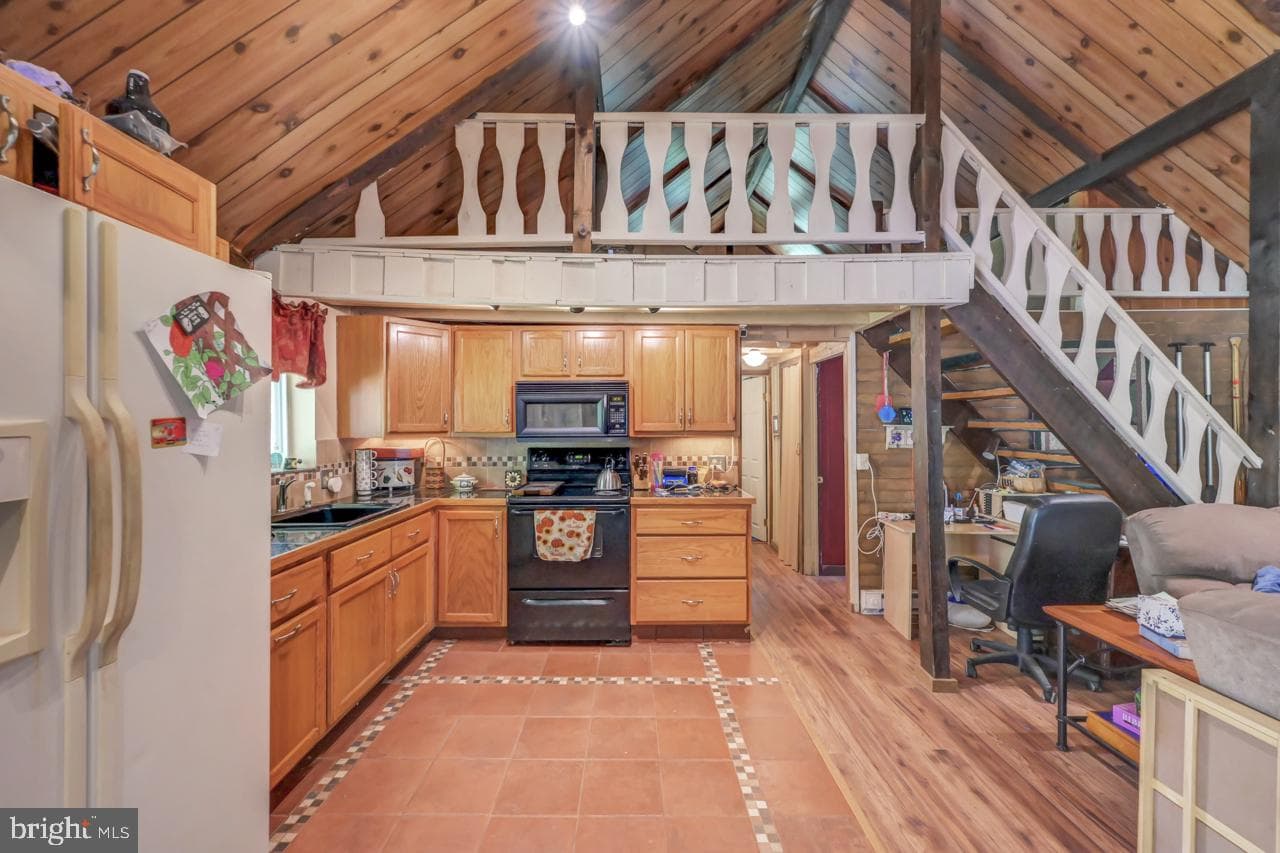 1085 Woodhaven photo 21