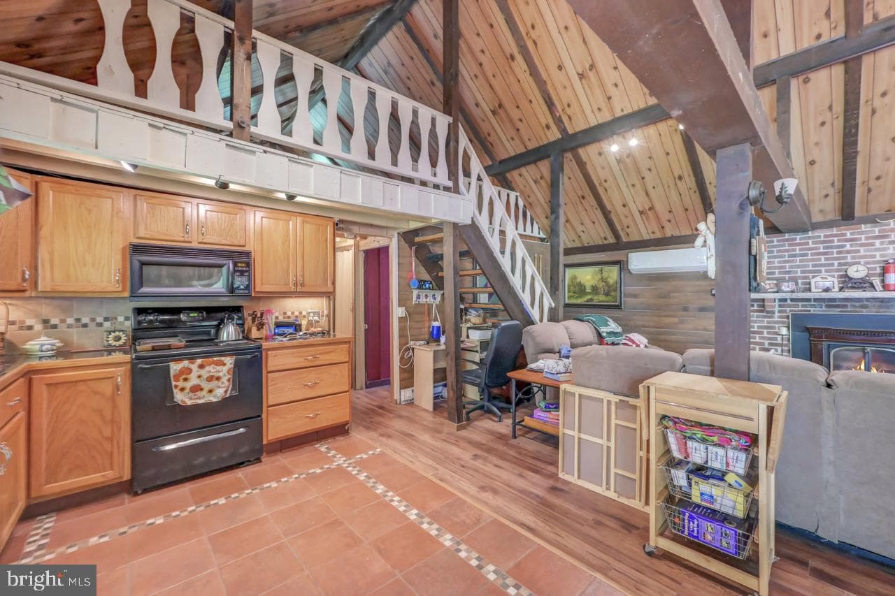 1085 Woodhaven photo 22