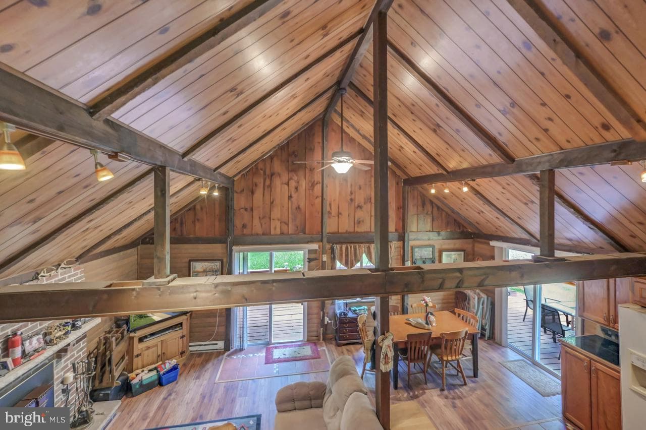 1085 Woodhaven photo 43