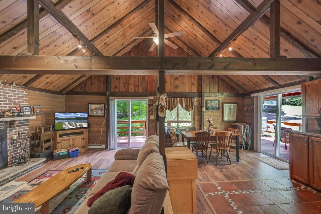 1085 Woodhaven photo 44