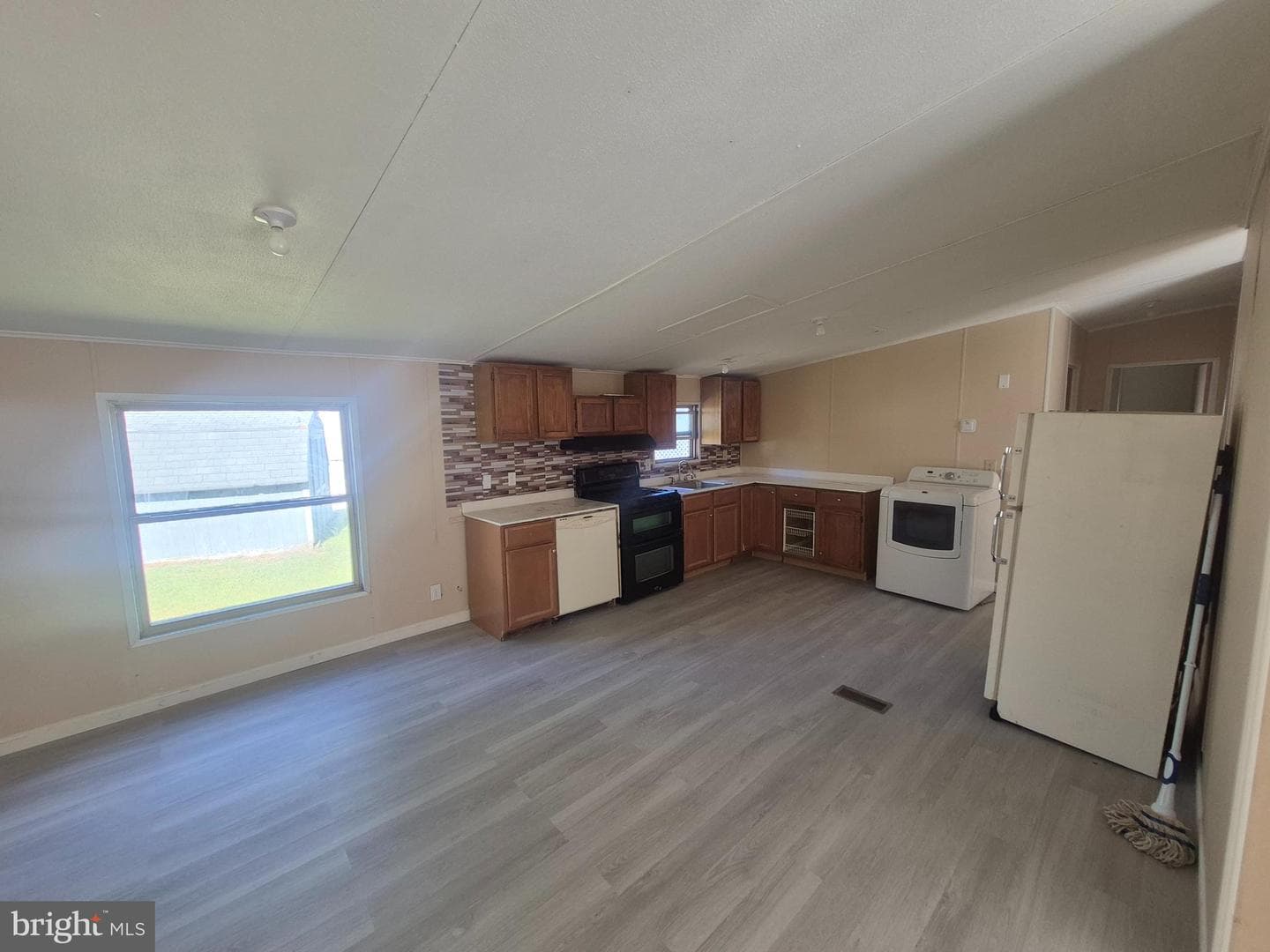 253 Birchwood Estate photo 3