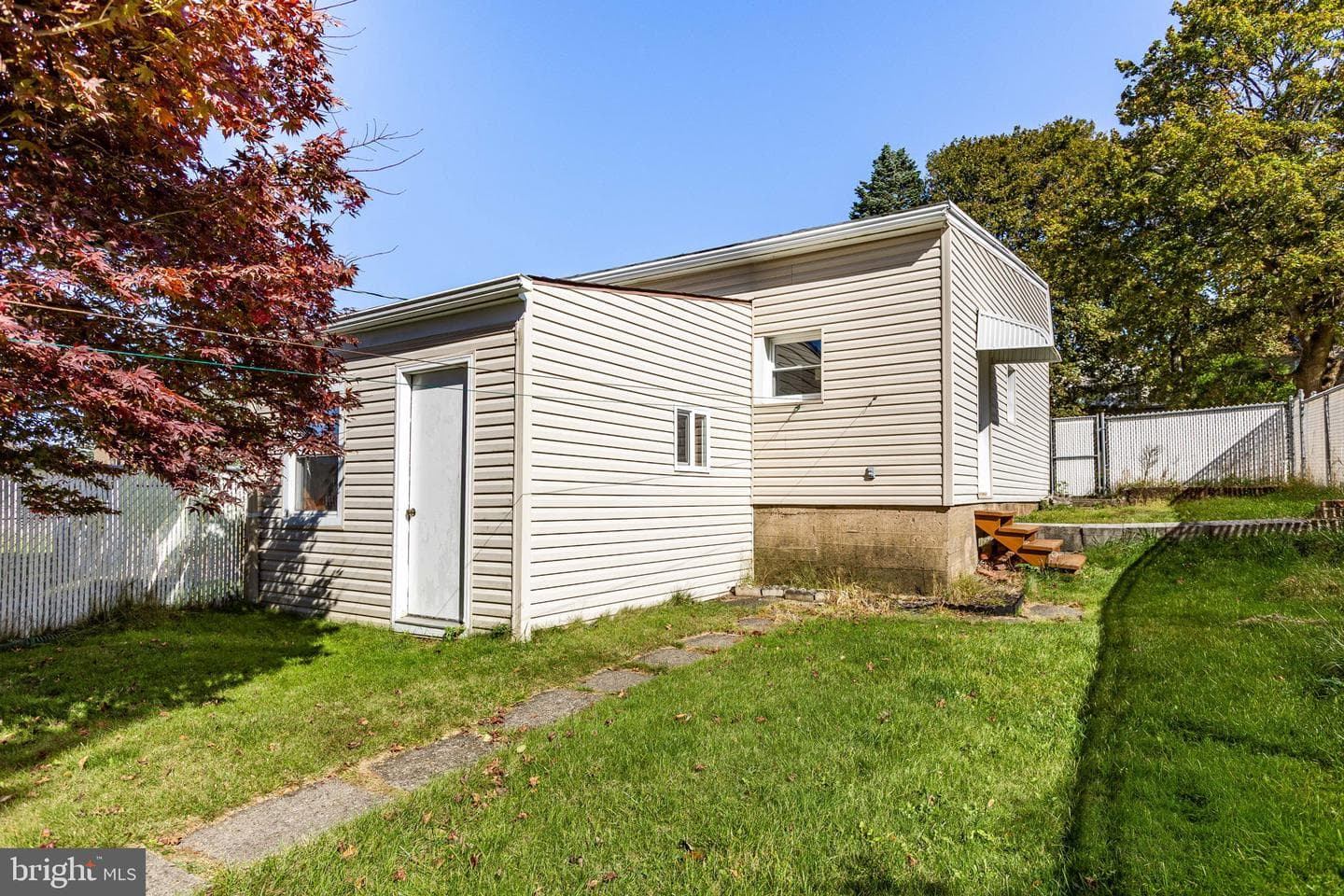 731 N James Street photo 11