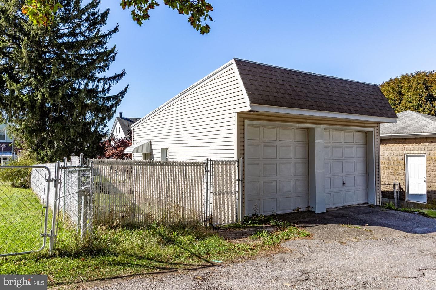 731 N James Street photo 12