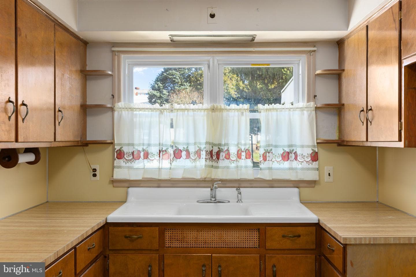 731 N James Street photo 30
