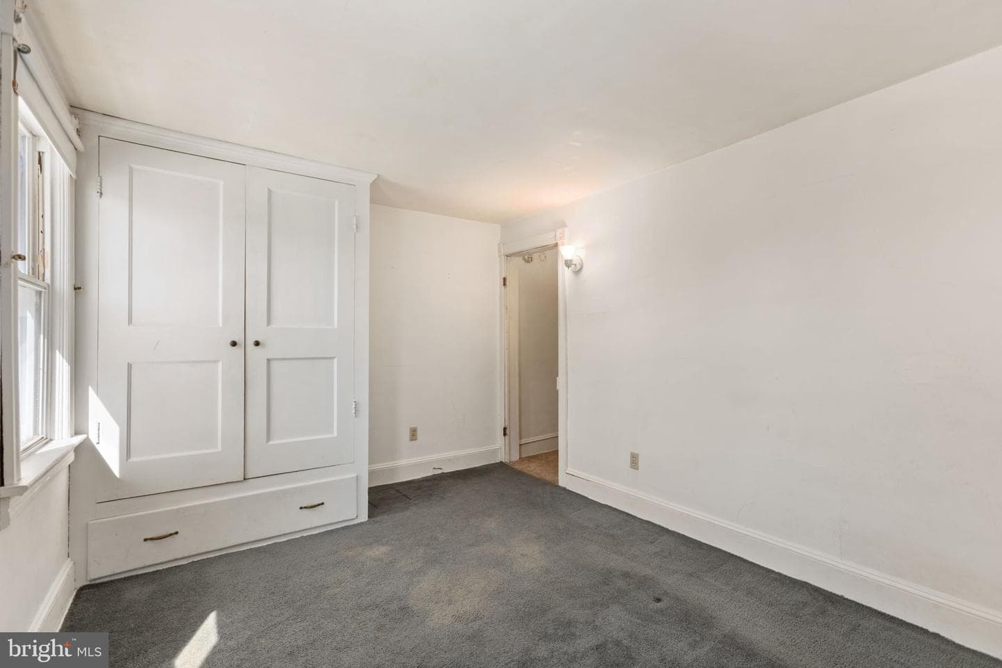 731 N James Street photo 37