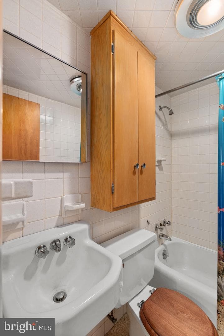 731 N James Street photo 39