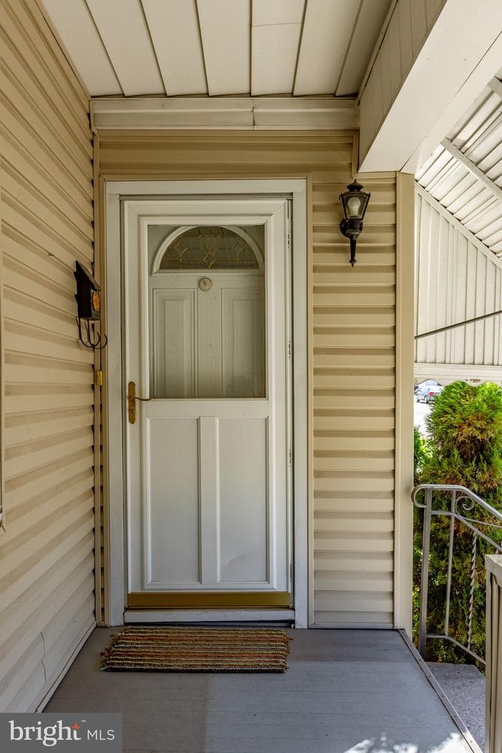 731 N James Street photo 8