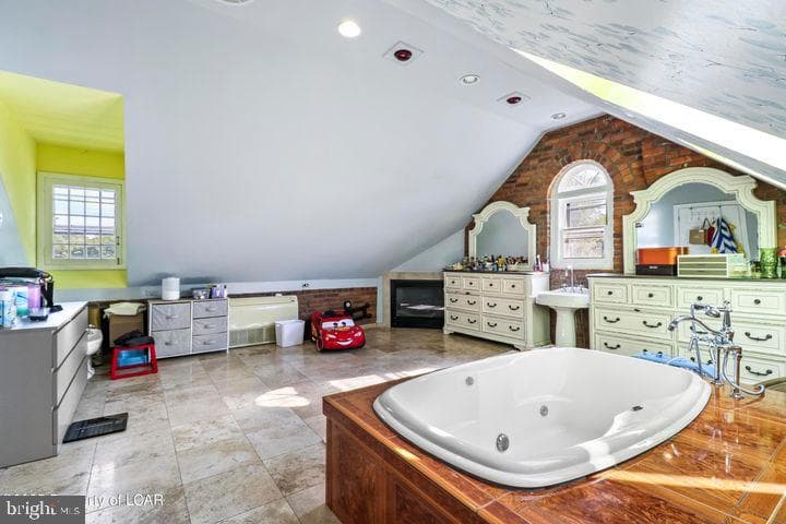 31 Exeter Avenue photo 27