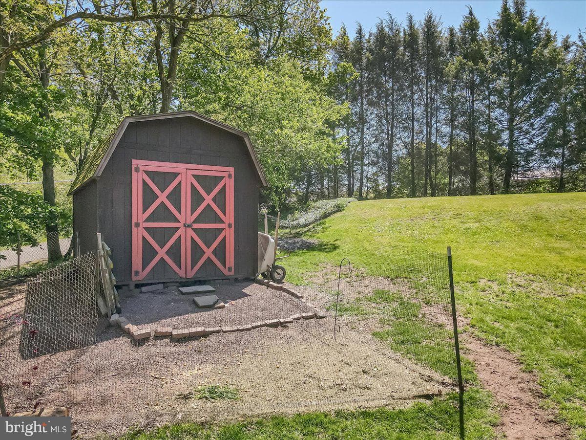 172 Golf Course Road photo 22