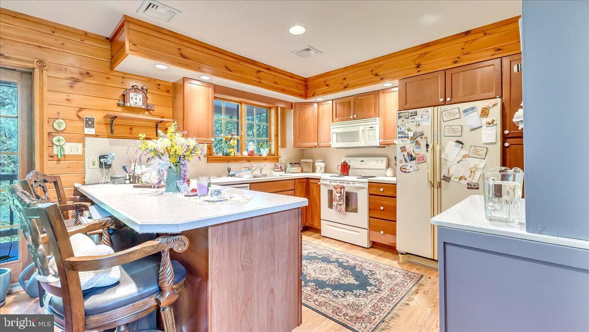 172 Golf Course Road photo 5