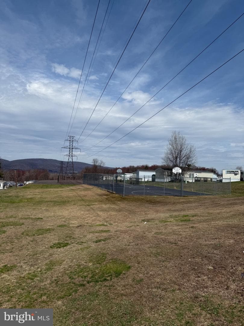 405 West Drive photo 3
