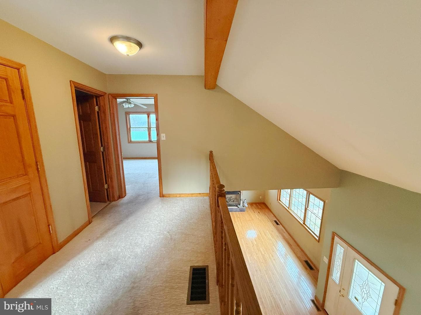 216 Main photo 18